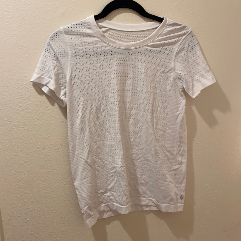 Lululemon white short sleeve top